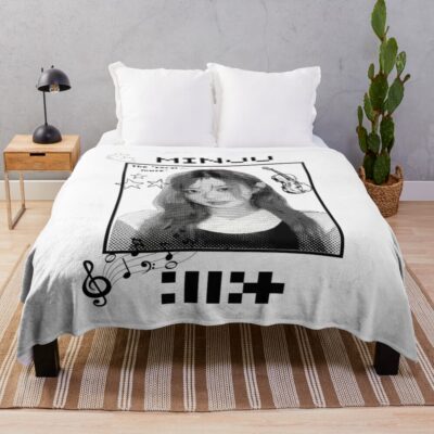 ILLIT Minju New Design Throw Blanket