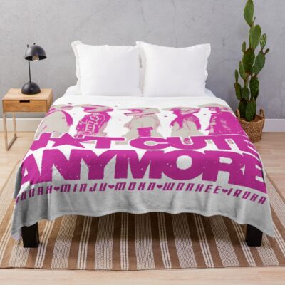 ILLIT Kpop Girl Group Design Throw Blanket
