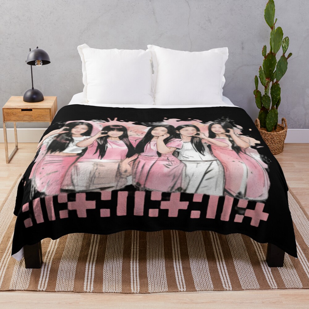 ILLIT Bomb Do The Dance New Throw Blanket
