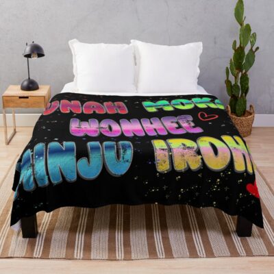 ILLIT Members Name Design Throw Blanket