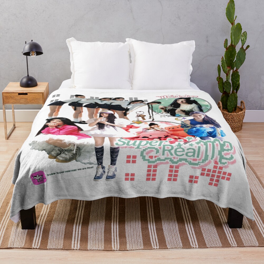 ILLIT Hot Design Team Kpop Throw Blanket