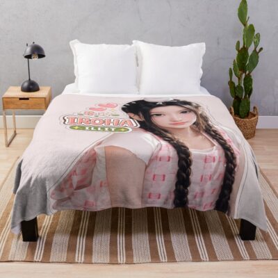 Iroha Of ILLIT Kpop Throw Blanket